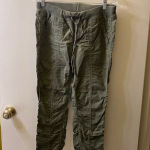Women’s stretch pants